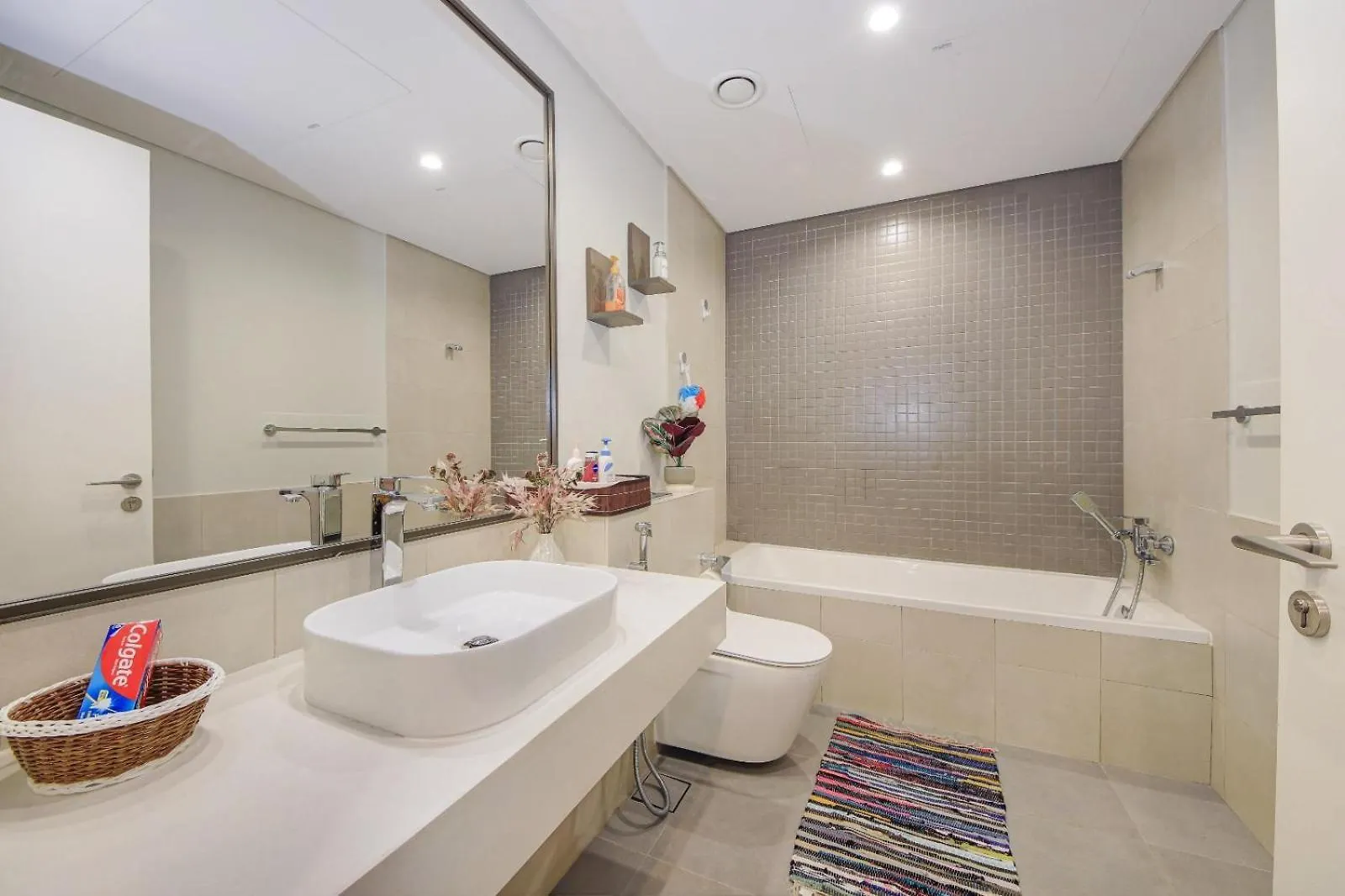 Brown Stone - Dubai Frame Apartment